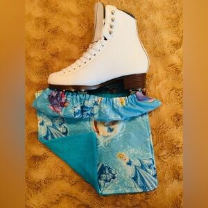 Frozen Ice Skate Blade Soakers + Matching Towel Set | Handmade Skate Care Kit